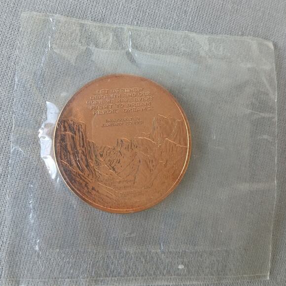 Ronald Reagan Bronze Medal 1 5/16 inch Vintage 80s sealed in original packaging - Picture 2 of 5